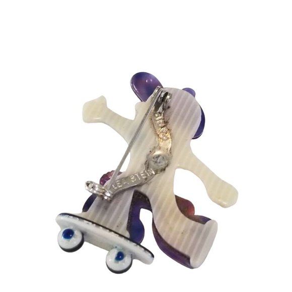 Vintage Lea Stein Paris Cellulose Acetate Skateboarder Pin (A2973) - Picture 3 of 3